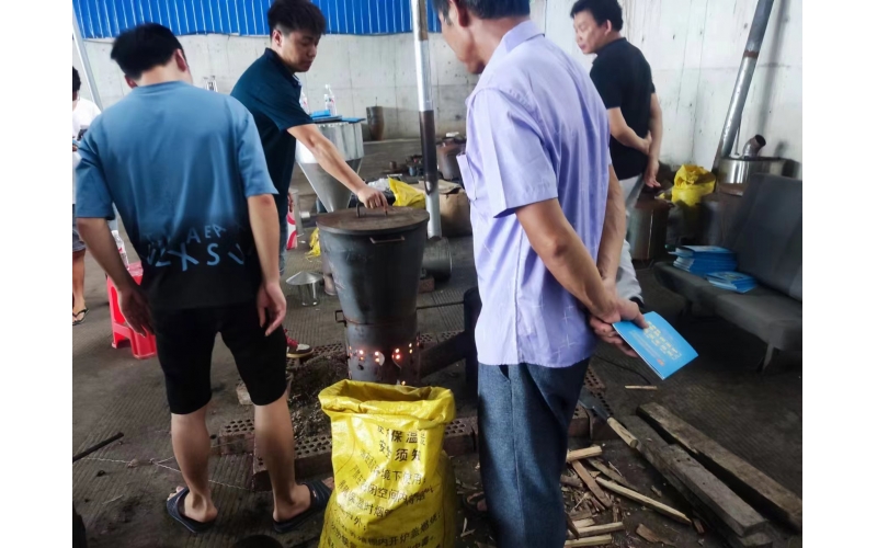 试烧新一代保温炉+保温炭现场